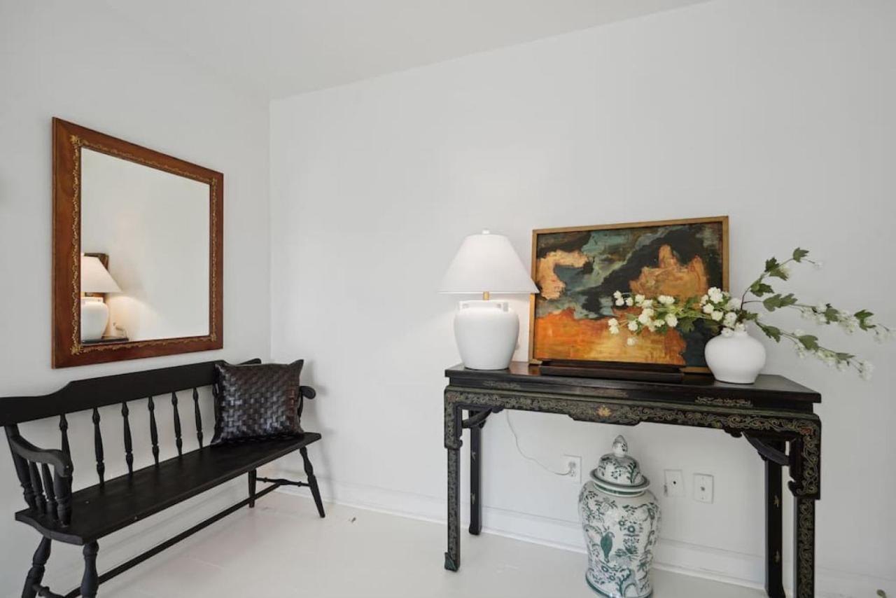 Crystal Charm Free Parking * Arlington