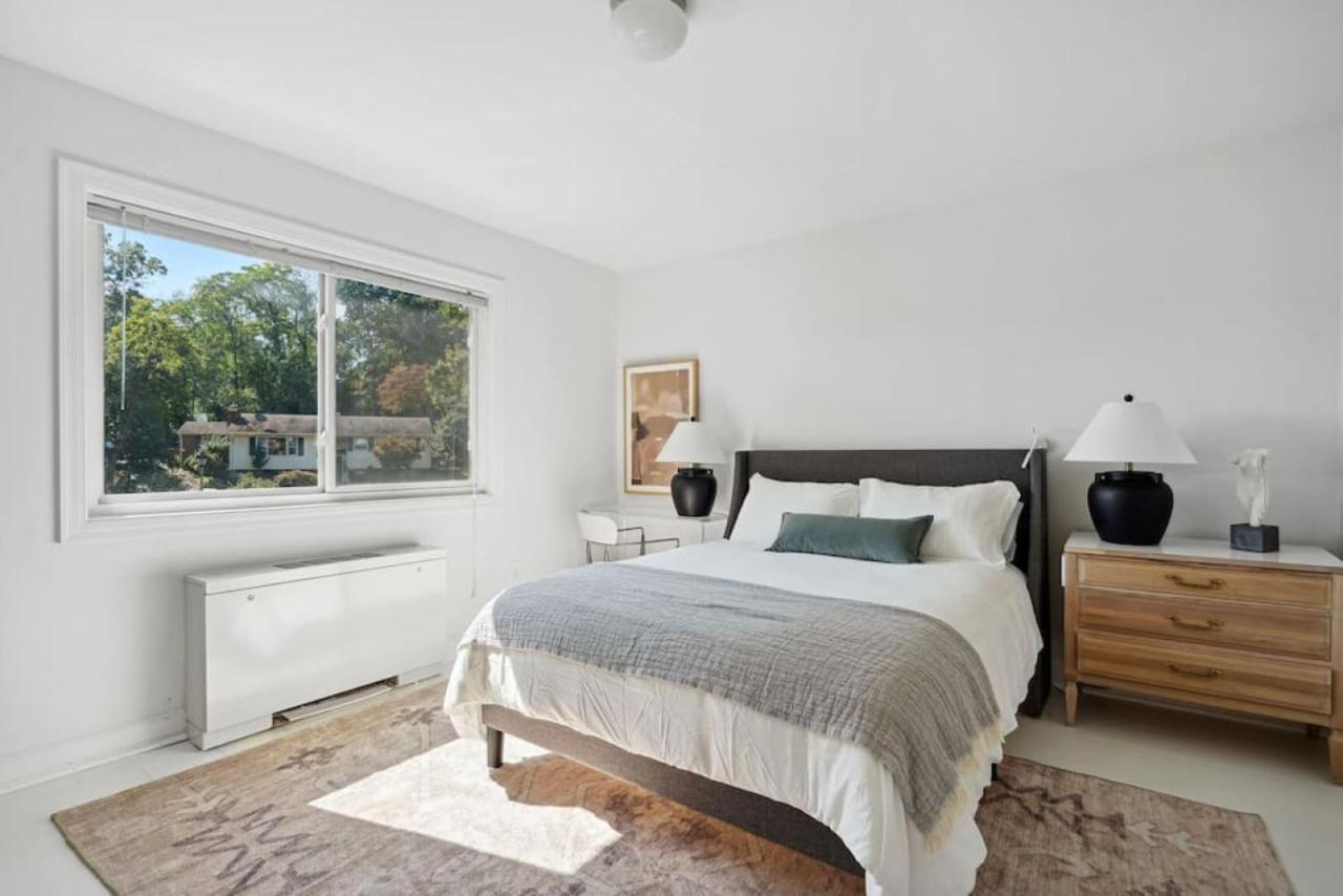 Crystal Charm Free Parking * Arlington