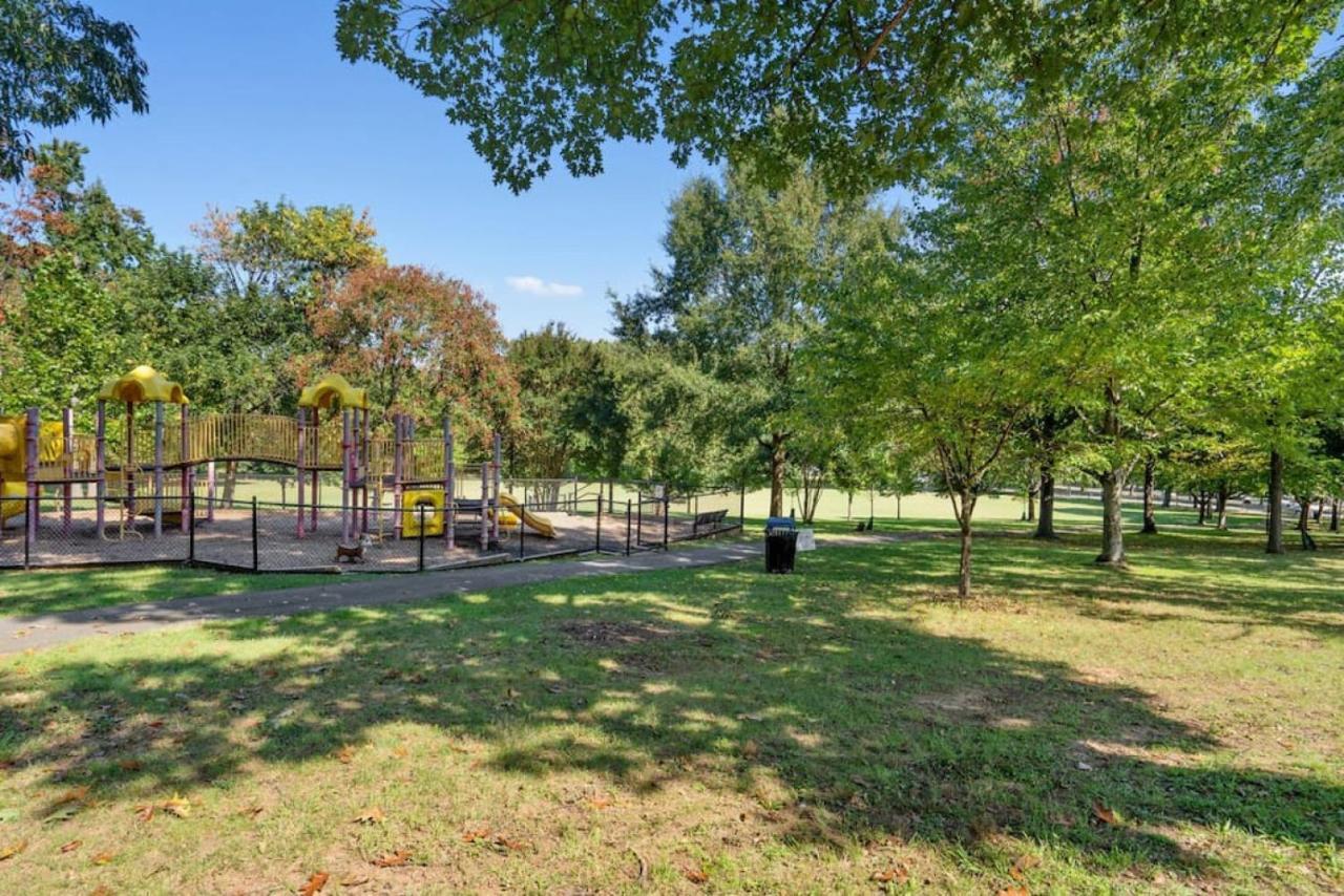 Crystal Charm Free Parking * Arlington
